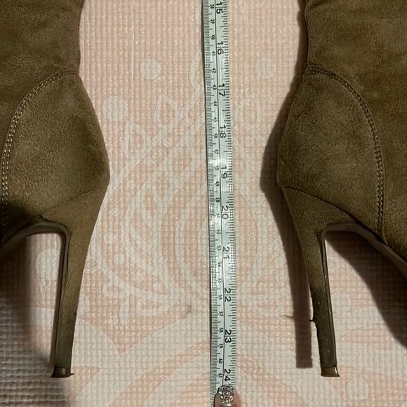 5 inch thigh high boots 👢. - Picture 2 of 10